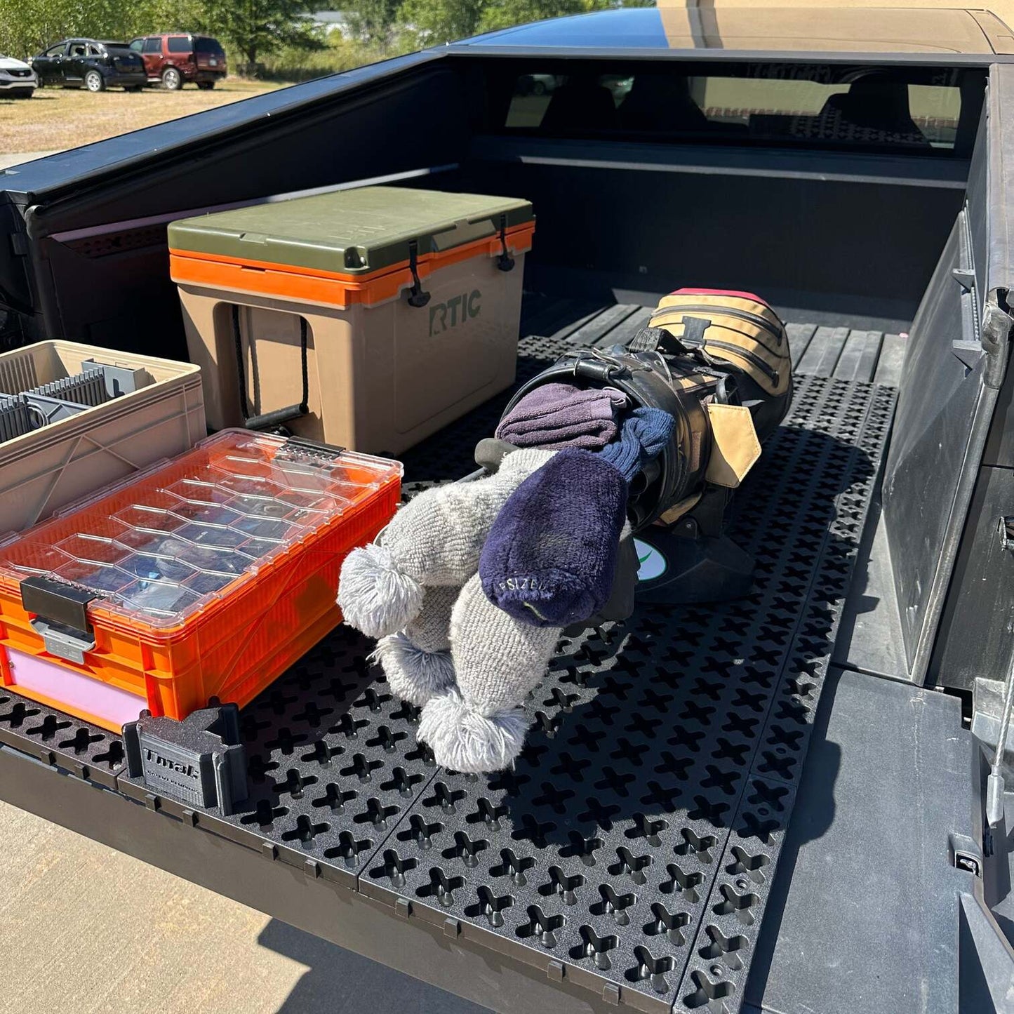 Bed Organizer Slide Out Mat | Telsa Cybertruck 6'